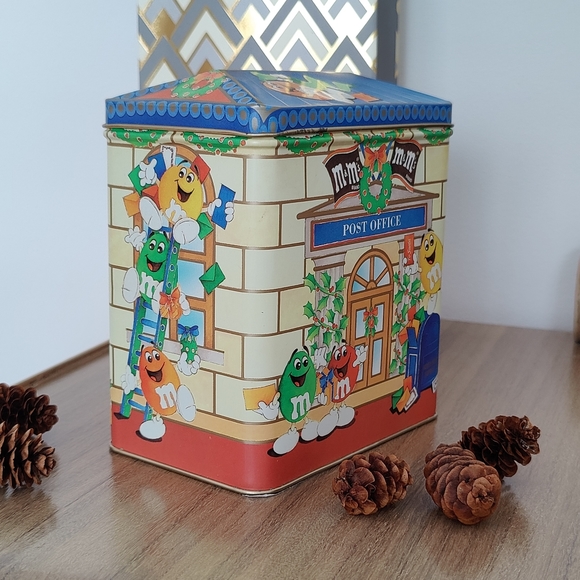 Letters to Santa 🎅 M&Ms Post Office | Christmas Tin - Picture 2 of 11